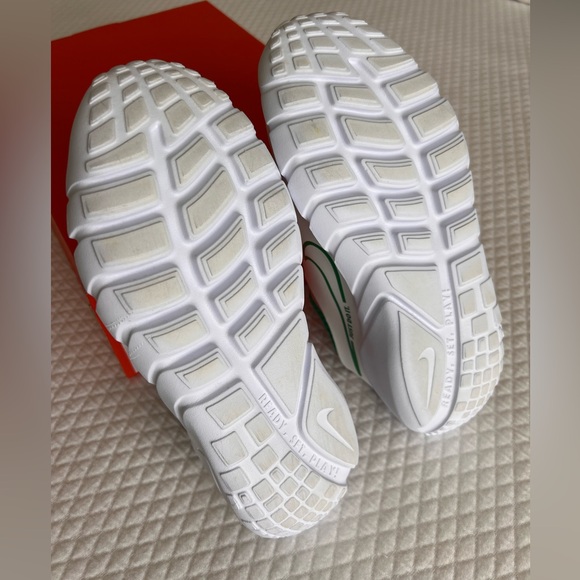 NIKE FLEX RUNNER 2 GS 'SUMMIT WHITE/STADIUM GREEN' (Size 4.5Y) - Picture 8 of 14